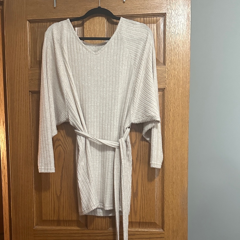 Elegant Cream Knit Belted dress long top size M
